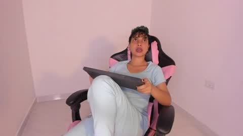 Snapshot of conejita_lis chatting on 07/04/26, 12:50 Conejita online show from 07/04/26, 12:50