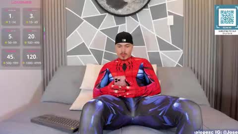 Snapshot of confi17_latin chatting on 10/28/25, 12:03 Damian and Daniel online show from 10/28/25, 12:03