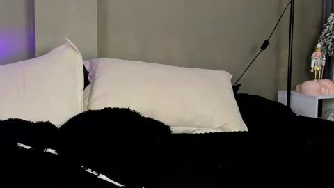 conielaurenth online show from 12/23/24, 05:06