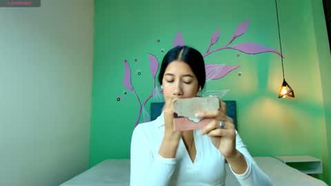 C O N N I E online show from 10/19/25, 11:33