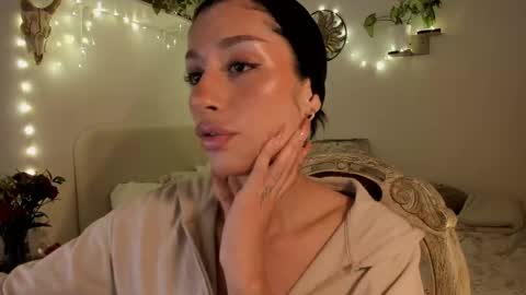 connie    online show from 02/17/25, 11:13