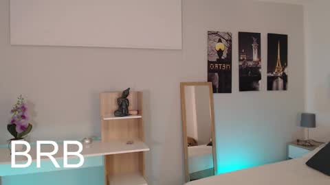 Snapshot of connie_haze chatting on 12/21/24, 01:47 Connie online show from 12/21/24, 01:47