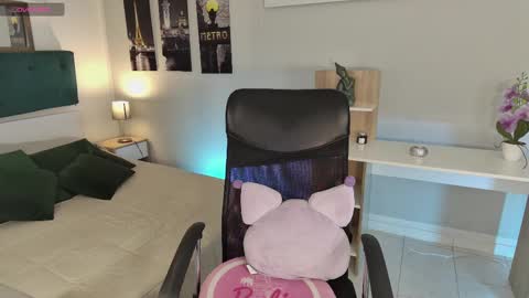 Snapshot of connie_haze chatting on 02/11/25, 08:10 Connie online show from 02/11/25, 08:10