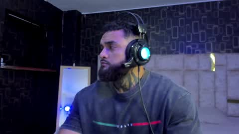 rusfegui online show from 02/05/25, 03:13