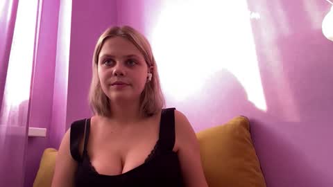 Snapshot of constancecovil chatting on 03/12/26, 01:28 Viktorina online show from 03/12/26, 01:28