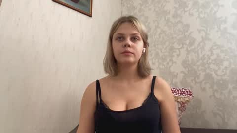 Snapshot of constancecovil chatting on 03/14/26, 10:32 Viktorina online show from 03/14/26, 10:32