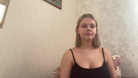 Snapshot of constancecovil chatting on 03/15/26, 11:16 Viktorina online show from 03/15/26, 11:16