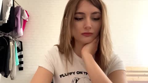 Amelia online show from 03/09/26, 12:09