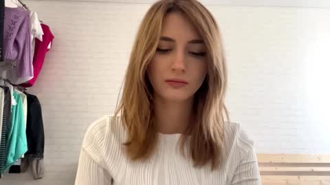 Amelia online show from 03/15/26, 12:00