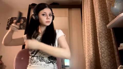 Isabella online show from 11/06/25, 06:09