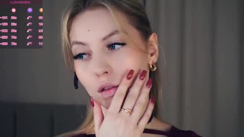 Hello im Sofia Welcme to my room .More hugs and kiss for you online show from 12/03/25, 06:32