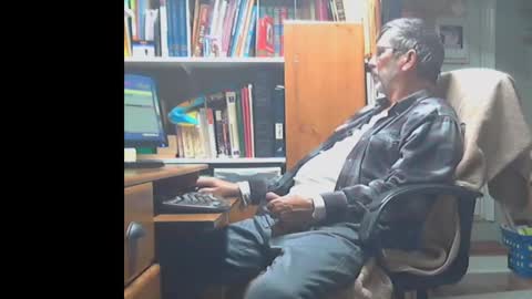 Snapshot of constantbater57 chatting on 03/19/26, 03:43 conastantbater57 online show from 03/19/26, 03:43