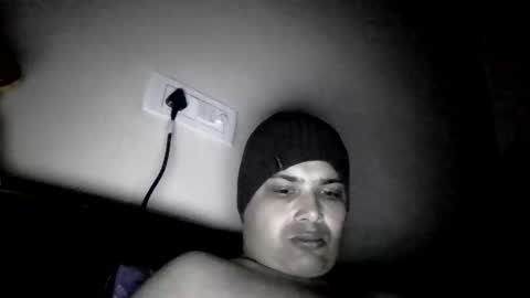 Cool Breeze09 online show from 12/18/25, 01:00