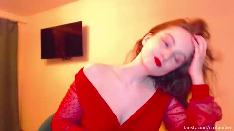 Snapshot of coolamber chatting on 12/19/24, 09:28 Amber online show from 12/19/24, 09:28