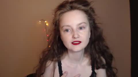 Snapshot of coolamber chatting on 11/23/25, 07:19 Amber online show from 11/23/25, 07:19