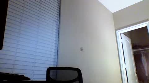 Snapshot of cooldude122222 chatting on 12/04/24, 06:22 cooldude122222 online show from 12/04/24, 06:22