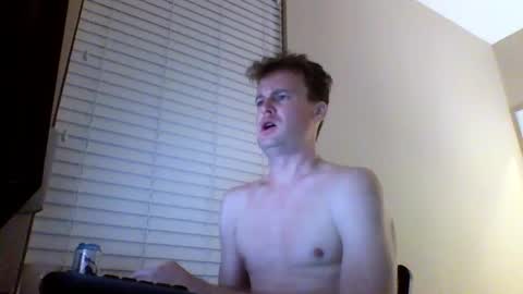 Snapshot of cooldude122222 chatting on 12/25/24, 06:31 cooldude122222 online show from 12/25/24, 06:31