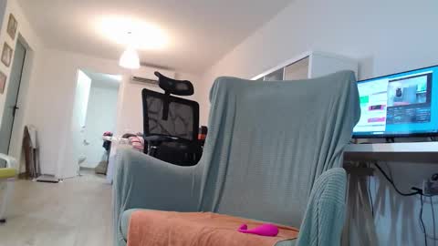 Snapshot of coolnerdguy79 chatting on 09/14/25, 06:45 coolnerdguy79 online show from 09/14/25, 06:45