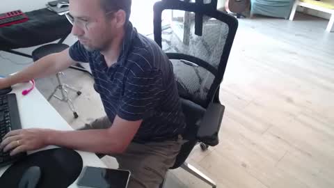 Snapshot of coolnerdguy79 chatting on 09/15/25, 07:19 coolnerdguy79 online show from 09/15/25, 07:19