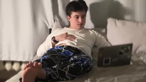 Snapshot of coolskum00 chatting on 03/15/26, 06:03 Lisa and Alen online show from 03/15/26, 06:03