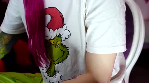 Ginger The Cringer online show from 12/21/25, 09:16