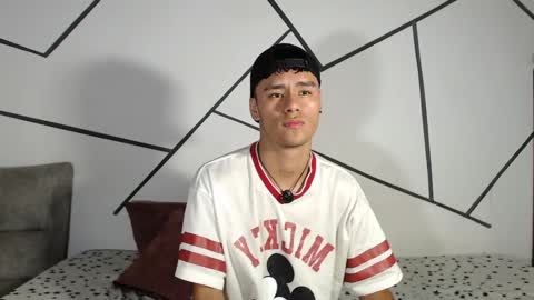 Snapshot of cooper_shiro chatting on 02/16/26, 06:37 shiro online show from 02/16/26, 06:37