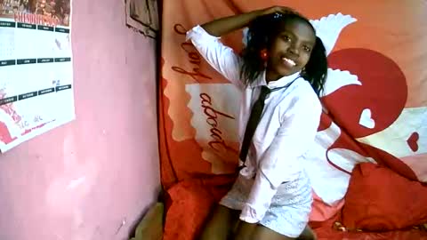Snapshot of coquine_lara chatting on 05/02/26, 12:54 coquine_lara online show from 05/02/26, 12:54