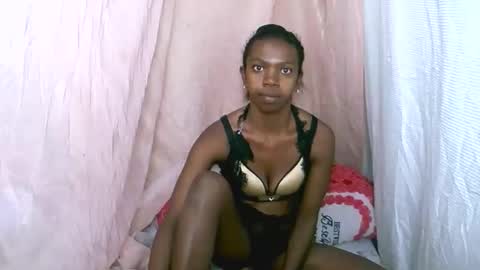 Snapshot of coquine_lara chatting on 06/01/26, 10:33 coquine_lara online show from 06/01/26, 10:33