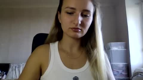 Snapshot of cora_fora chatting on 09/15/25, 07:30 cora_fora online show from 09/15/25, 07:30