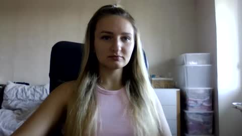 Snapshot of cora_fora chatting on 09/21/25, 07:21 cora_fora online show from 09/21/25, 07:21