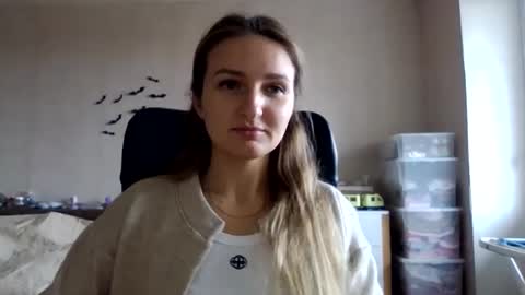 Snapshot of cora_fora chatting on 10/15/25, 08:14 cora_fora online show from 10/15/25, 08:14