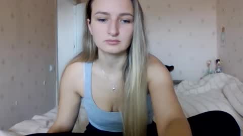 Snapshot of cora_fora chatting on 10/22/25, 08:36 cora_fora online show from 10/22/25, 08:36