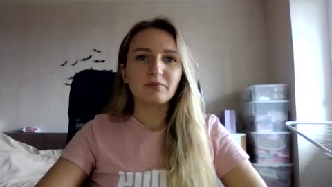 Snapshot of cora_fora chatting on 11/03/25, 10:38 cora_fora online show from 11/03/25, 10:38