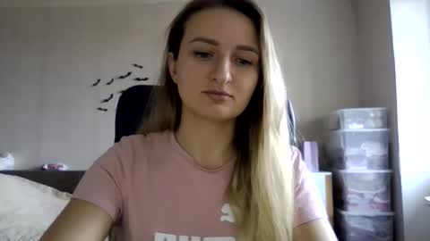 Snapshot of cora_fora chatting on 11/04/25, 10:25 cora_fora online show from 11/04/25, 10:25