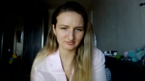 Snapshot of cora_fora chatting on 12/03/25, 10:13 cora_fora online show from 12/03/25, 10:13