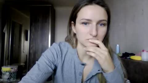 Snapshot of cora_fora chatting on 12/22/25, 09:39 cora_fora online show from 12/22/25, 09:39