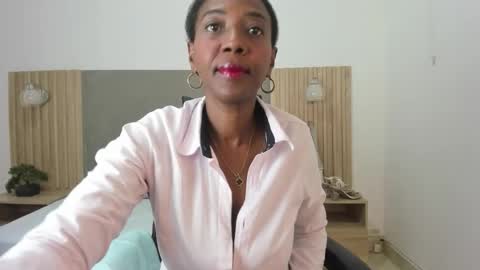 C O R A  L online show from 11/13/25, 01:59