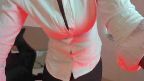 C O R A  L online show from 11/28/25, 02:36