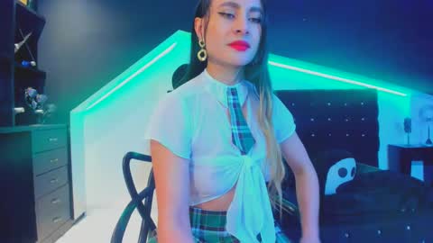 Snapshot of coral_gibson chatting on 03/10/25, 06:23 Coral online show from 03/10/25, 06:23