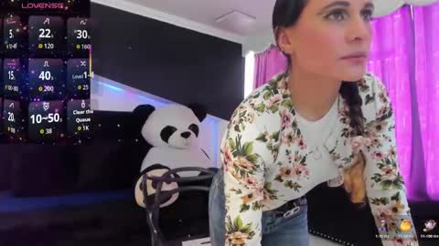 Snapshot of coral_gibson chatting on 11/01/25, 01:02 Coral online show from 11/01/25, 01:02