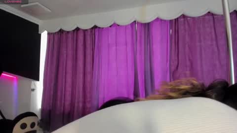 Snapshot of coral_gibson chatting on 11/24/25, 02:06 Coral online show from 11/24/25, 02:06