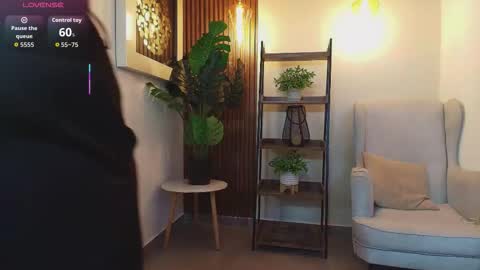 Snapshot of coral_lise chatting on 09/26/25, 11:03 Coral online show from 09/26/25, 11:03