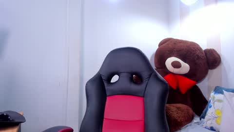 Snapshot of coral_taylorr chatting on 12/21/24, 09:15 Coral online show from 12/21/24, 09:15