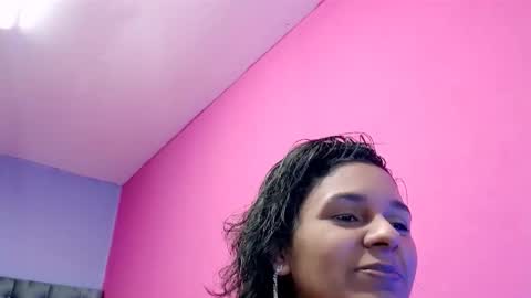 Snapshot of coral_whore18 chatting on 12/15/25, 08:46 Coral online show from 12/15/25, 08:46