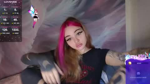 Snapshot of coralie20 chatting on 03/04/25, 09:18 coralie20 online show from 03/04/25, 09:18