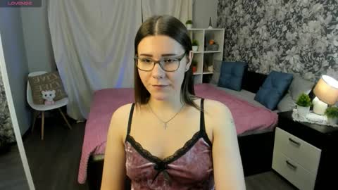 Snapshot of coraline_kitty chatting on 03/17/26, 12:30 Coraline online show from 03/17/26, 12:30