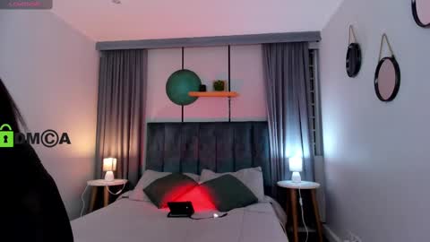 Coral Stefani online show from 10/06/25, 04:54