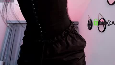 Coral Stefani online show from 11/20/25, 10:20