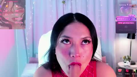 Coral Stefani online show from 12/17/25, 10:49