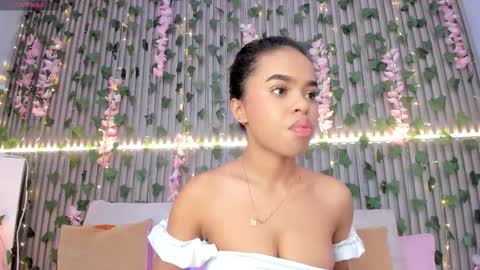 coralineross_ online show from 10/30/25, 11:11